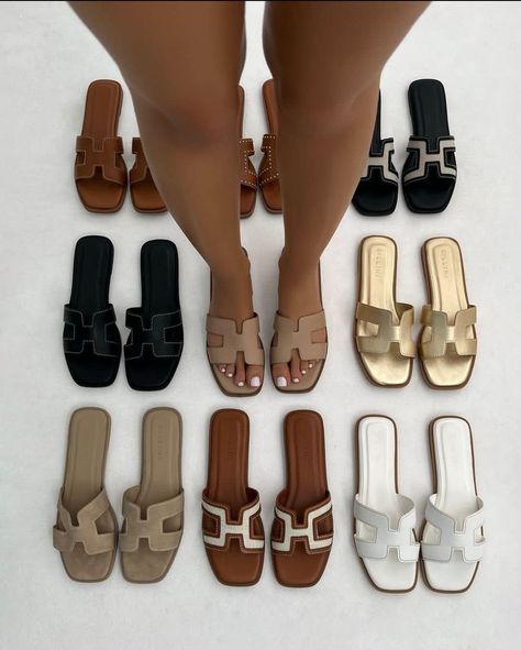 *🔥NEW ARRIVALS 🔥TOP‼️QUALITY WEARS🥰* *✅NOW AVAILABLE .* *✅SIZES:{37-39}{40-44}* *✅PRICE #3,500/#4,000 ONLY💰* *✅SUMMER SLIDES* *😎😎😎Direct whattsap Order📦👇👇* *https://wa.me/message/YBFWSCFLVFSVP1* https://chat.whatsapp.com/CsVLVgvlCoA9R1ZMREz9Jz #footwearfashion #footwear #footweardesign #shoesaddict #shoeslover Hermes Sandals Women, Sandals Aesthetic Outfit, Summer Sandals 2024, Hermes Flats, Hermes Sandals Outfit, Slides For Ladies, Sandal Hermes, Hermes Heels, Hermes Sandal