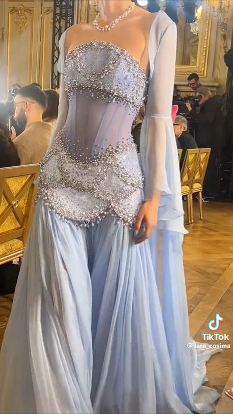 Sleeping Beauty Aesthetic, Miss Sohee, Prom Dress Inspo, Chique Outfits, Beauty Aesthetic, Prom Dress Inspiration, Fairytale Dress, Blue Ivy, Princess Aesthetic