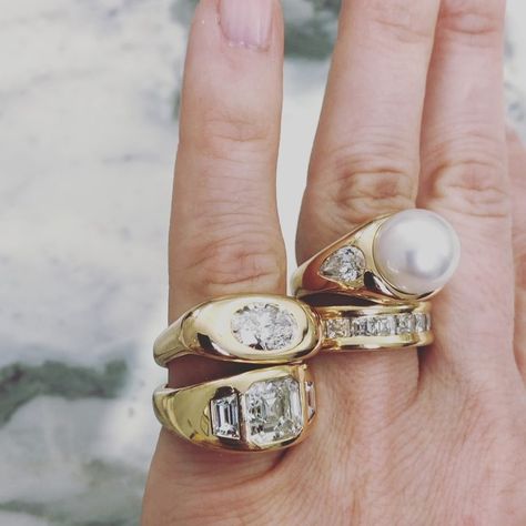 BRENT NEALE’s Instagram video: “Intro’d the South Sea Pearl gypsy to the diamond gypsys - fassssst friends ✨⚪️✨” Brent Neale Ring, Brent Neale, Video Intro, Custom Jewellery, Sea Pearl, South Seas, South Sea Pearls, Sea Pearls, Instagram Video