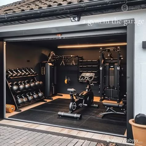 Modern Garage Gym, Commercial Gym Design, Gym Shed, Spa Hammam, Garage Gym Ideas, Home Gym Inspiration, Gym Lighting, Dream Home Gym, House Gym