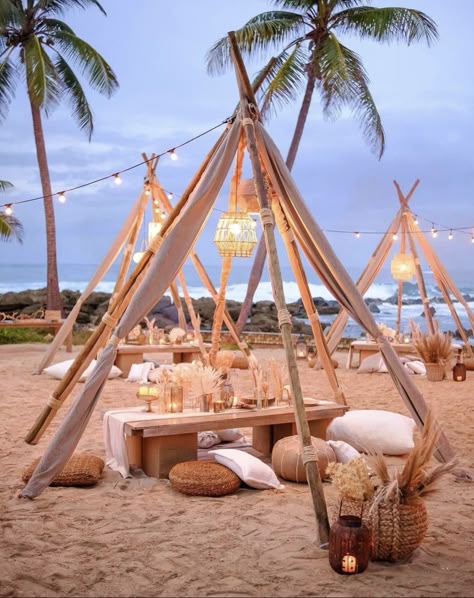 Decoration Restaurant, Boho Beach Wedding, Beach Events, Beach Festival, Beach Cafe, Beach Wedding Decorations, Outdoor Restaurant, Beach Bar, Beach Design