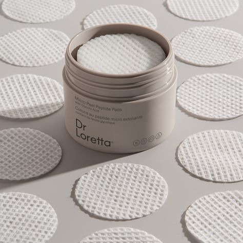 An at-home facial doesn’t have to be complicated! Give yourself a mini facial with our Micro Peel Peptide Pads. Featuring 10% glycolic acid, these small but mighty pads gently exfoliate dead cell buildup and minimize pore appearance. #glycolicacid #homefacial #acneproneskin Glycolic Peel, Exfoliating Pads, Peel Pads, Mini Facial, Red Algae, Exfoliating Cleanser, Skin Hydration, Alpha Hydroxy Acid, Minimize Pores