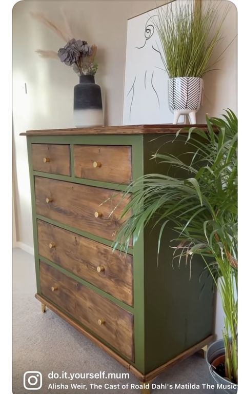 Painted Wood Nightstand, Olive Green Cabinet, Redone Bedroom Furniture, Cool Dressers, Green Wood Furniture, Painted Drawers On Dresser, Green Painted Bedroom Furniture, Repainting Dresser, Green Diy Dresser