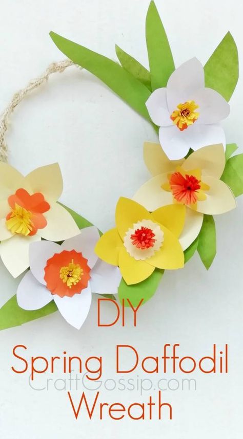 DIY Spring Daffodil Wreath – Home and Garden Daffodil Wreath, Daffodil Photography, Daffodil Craft, Daffodils Planting, Daffodil Bouquet, Couronne Diy, Daffodil Day, Colorful Wreath, Spring Projects