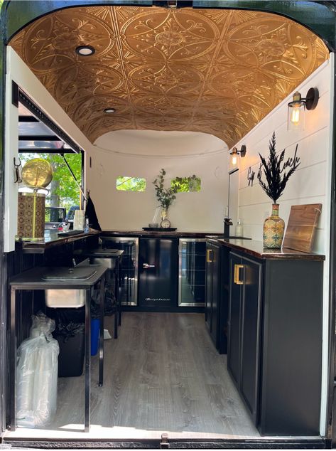 Van Bar Ideas, Traveling Coffee Bar, Enclosed Trailer Coffee Shop, Travel Trailer Bar Ideas, Trailer Bakery Ideas, Mobile Tattoo Trailer, Coffee Trailer Exterior, Coffee Bar Truck, Party Trailer Ideas