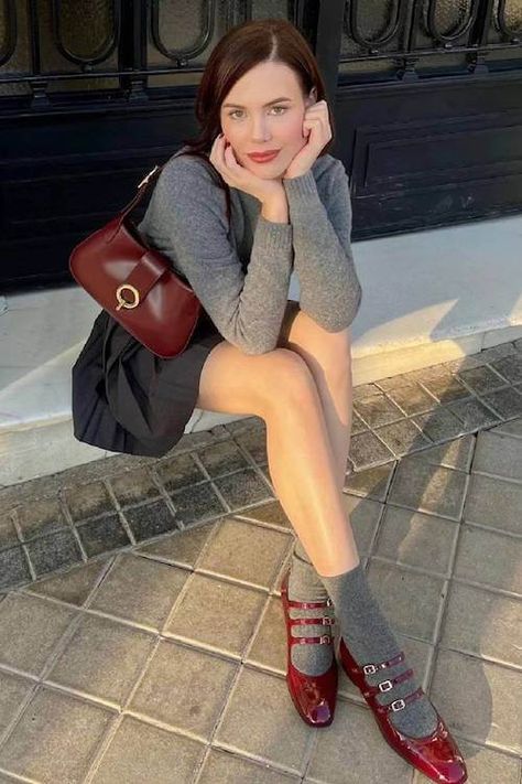 40+ Trendy Mary Jane Shoes Outfit Ideas to Elevate Your Style Red Ballet Flats Outfit, Casual Flats Outfit, Mary Jane Flats Outfit, Ballet Shoes Outfit, Ballerina Flats Outfit, Red Heels Outfit, Shoes Outfit Ideas, Mary Jane Outfit, Mary Janes Outfit