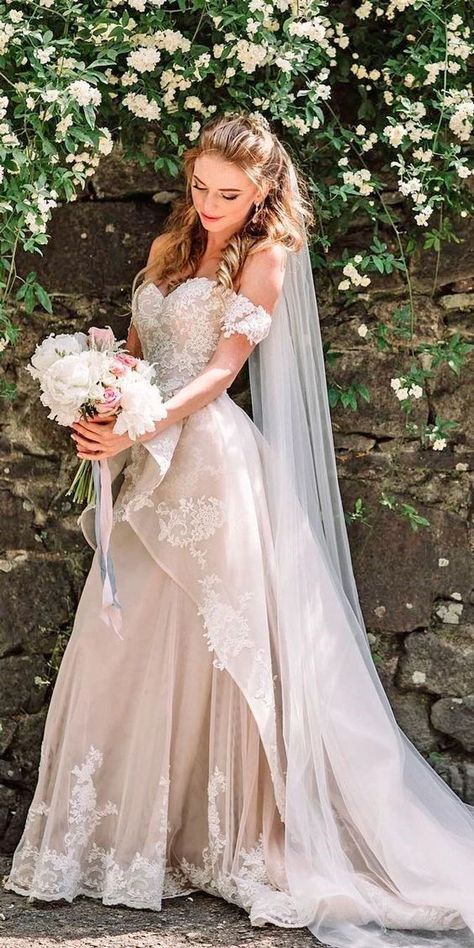 Mormon Wedding Dresses, Vintage Wedding Dresses, Dresses Romantic, Pretty Wedding Dresses, Dream Wedding Ideas Dresses, Grace Loves Lace, A Wedding Dress, Classy Wedding, Gorgeous Wedding Dress