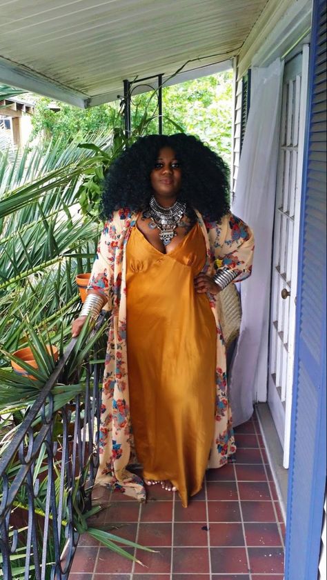 Beauitful thick black women style Plus Size Earthy Outfits Aesthetic, Hippie Outfits Plus Size, Plus Size Earthy Outfits, Afro Boho Fashion, Spiritual Outfits, Plus Size Boho Clothing, Plus Size Hippie Fashion, Thursday Mood, Curvy Boho