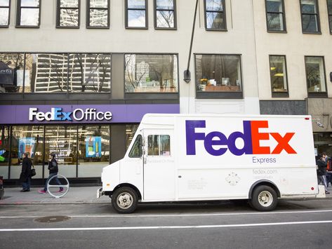 FedEx Now Offers 24-Hour Passport Services Passport Services, Job Clothes, Delivery Pictures, Innovative Packaging, Passport Photo, Doctor Picture, Document Sign, Jobs For Teens, Fedex Express