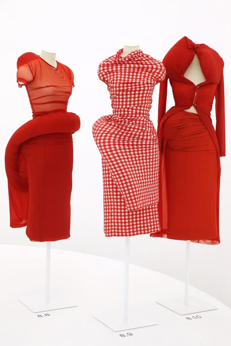 See The Met's Rei Kawakubo Exhibit Before the Celebs Do- HarpersBAZAAR.com Red Cocktail Dresses, Rei Kawakubo Comme Des Garcons, Structured Fashion, Perfect Cocktail Dress, Conceptual Fashion, Anti Fashion, Red Cocktail, Rei Kawakubo, Red Cocktail Dress