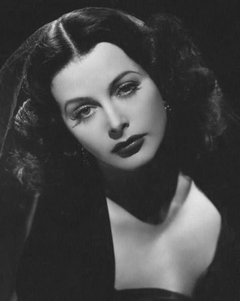 Hedi Lamarr, Samson And Delilah, Theater Director, Casablanca 1942, Vintage Hollywood Glamour, Hedy Lamarr, Vivien Leigh, The Most Beautiful Woman, Hollywood Glam