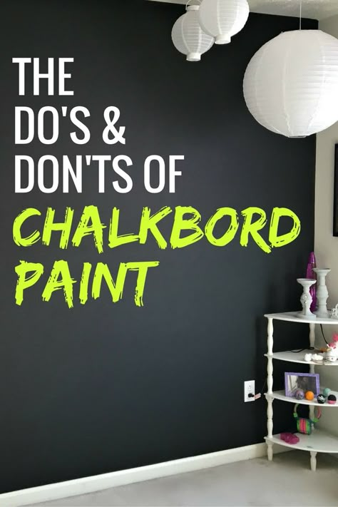 Chalkboard paint tips & tricks: There’s a method to applying chalkboard paint that will make your walls look their best. Make sure to heed these do’s and don’ts, from what surface to paint to how long you should wait between coats to which kind of chalk to use once it’s good to go. Papan Tulis Kapur, Chalkboard Walls, Kitchen Chalkboard, Blackboard Wall, Chalk Wall, Diy Chalkboard, Chalkboard Ideas, Chalkboard Wall, Chalkboard Paint