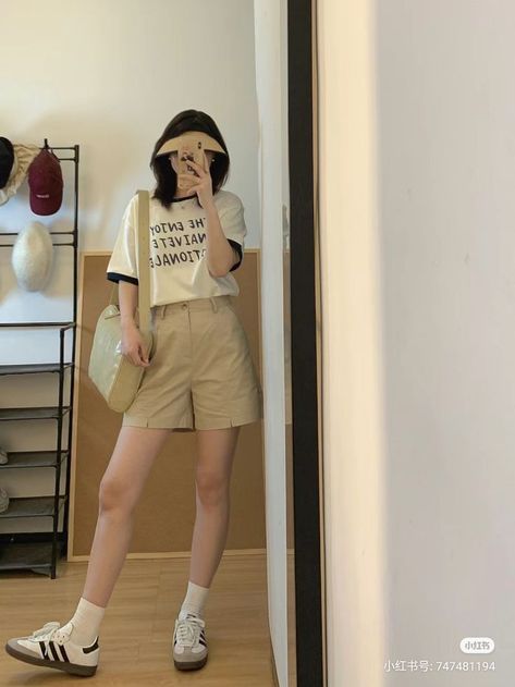 Summer Outfits Cute Korean, Casual Summer Outfits Korean Style, Korean Girl Summer Outfit, T Shirt Outfit Korean, Aesthetic Outfits With Shorts, Summer Outfits Aesthetic Modest, Casual Outfits Korean Summer, Korean Outfit Summer, Summer Outfit Japan