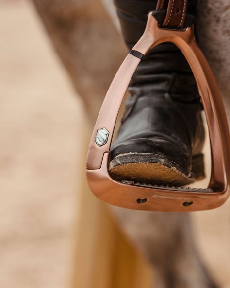 The stirrup that offers a perfect combination of safety, technology, comfort, performance and design: the Shield'Rup. 🤩 Available in different colors. Order online at our webshop. #worldwide #samshield #safety #stirrup #riders #horseriding #equestrian #equine August 20, Stirrups, Photography Inspo, Equestrian, Order Online, Different Colors, Technology, Photography, Instagram