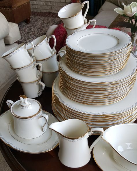 Fine China Set, Fine Dinnerware, White Dinnerware Set, Noritake China, China Set, Luxury Dinnerware, Art Gold, Baking Set, China Sets