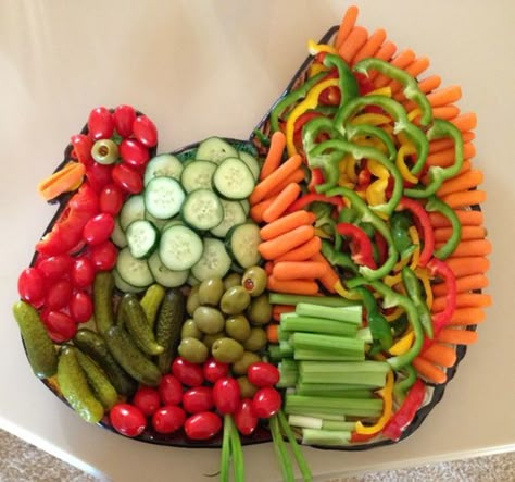 Thanksgiving Vegetable Tray, Turkey Veggie Platter, Thanksgiving Veggie Tray, Make Ahead Christmas Appetizers, Thanksgiving Veggies, Thanksgiving Vegetable, Thanksgiving Fruit, Thanksgiving Vegetables, Veggie Platter