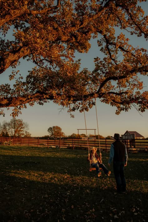 Country Couple Aesthetic, Dream Future Life, Ranch Wife, Western Couple, True Love Photos, Country Relationships, Forever And Ever Amen, Country Photography, Couple Engagement Pictures