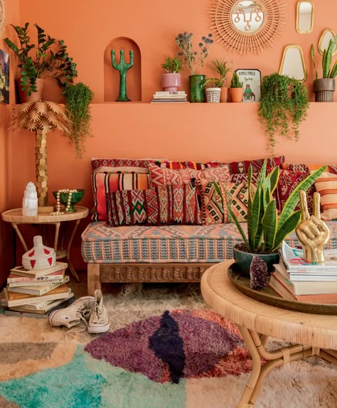 Jungalow Decor, Lots Of Plants, Home Essence, Stil Boho, Deco Retro, Styl Boho, Boho Living, Boho Living Room, Living Room Inspo