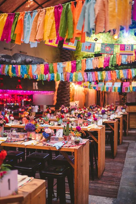 Simple Mexican Party Decorations, Frida Kahlo Wedding, Mexico Party, 25th Bday, Pride Party, Mexican Birthday Parties, Mexican Themed Weddings, Mexican Party Decorations, Mexican Fiesta Party