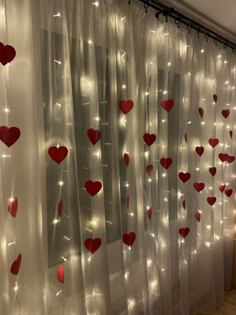 14february Valentine Ideas, Love Room Romantic, Romantic Living Room Ideas, Valentines Living Room, Valentines Day Room Decor, February Birthday Party Ideas, Valentines Room Decor, Valentines Day Birthday Party, February Vibes