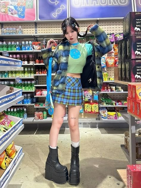 Save = Follow me Hyper Pop Outfit, Colorful Punk Outfits, Funky Clothes Aesthetic, Colorful Alternative Fashion, Funky Fashion Outfits, Arcade Fashion, Vaporwave Fashion, Legs Outfit, Maximalist Style