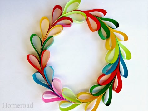 Paper Heart Wreath, Colorful Wreath, Desain Quilling, Paper Wreath, Paper Towel Roll Crafts, Heart Wreath, Paper Heart, Creative Things, Paper Towel Rolls