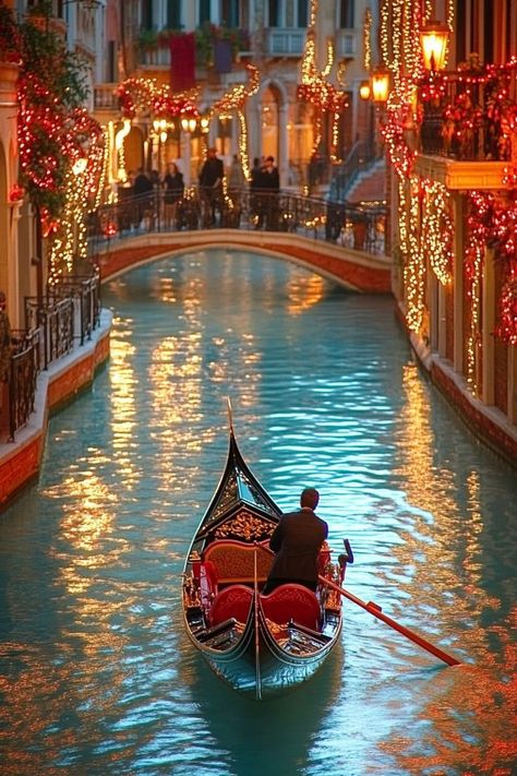 Share a romantic gondola ride through the canals of Venice with your loved one. Discover hidden corners, dine in intimate restaurants, and experience the timeless charm of this city as a couple. 🚤🌹🍝 #VeniceLove #CouplesGetaway #ItalyRomance Gondola Venice Photography, Christmas In Venice Italy, Venice Christmas, Venice February, Venice Gondola Ride, Italy In December, Venice Pictures, Venice Aesthetic, Gondola Venice