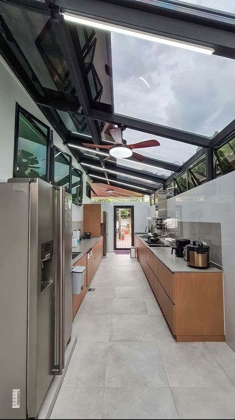 Resort Kitchen Design, Small Kitchen Skylight, Small Outdoor Kitchens Modern, Outdoor Kitchen Extension Ideas, Small Backyard Kitchen Ideas On A Budget, Small Wet Kitchen Ideas, Laundry Skylight, Wet Kitchen Design Modern, Skylight Home Design