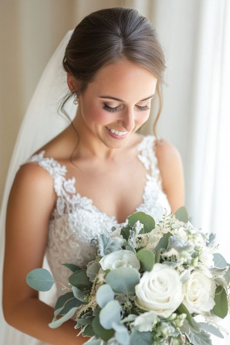 These 25+ wedding bouquets with herbs bring a wild and natural feel to your special day. Mix herbs like lavender and thyme with wildflowers for a loose, organic bouquet perfect for a boho or outdoor wedding. Click to explore more ideas! #wildwedding #herbalbouquets #bohobridal Simple Bride Bouquet Rustic, Simple Bride Bouquet, Organic Bouquet, Curly Bridal Hair, Loose Bouquet, Wildflower Centerpieces, Wildflower Wedding Bouquet, Gold Bouquet, Boho Wedding Cake