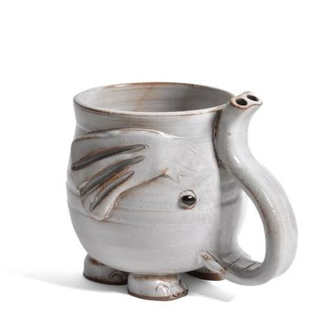 Mug Cup Design Ideas Ceramic Pottery, Pottery Elephant Ideas, Mug Ceramics Ideas, Slab Cup Ideas, Ceramic Carving Ideas, Cute Clay Mugs, Mug Handle Ideas, Slab Mug Ideas, Mug Ceramic Ideas