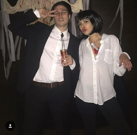 Mia Wallis Pulp Fiction Costume, Pulpfiction Mia, Pulp Fiction Costume, Mia Wallace Costume, Rave Halloween Costumes, Iconic Halloween Costumes, Hot Halloween Outfits, Couples Halloween Outfits, Cute Couple Halloween Costumes