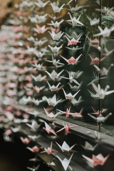 A Modern, Contemporary, Japanese Inspired Wedding at Devonshire Terrace in London | Love My Dress® UK Wedding Blog Japanese Wedding Theme, Japanese Inspired Wedding, Paper Crane Wedding, Gift Origami, Asian Inspired Wedding, Origami Birds, Japanese Party, Custom Jewelry Ideas, Japan Wedding