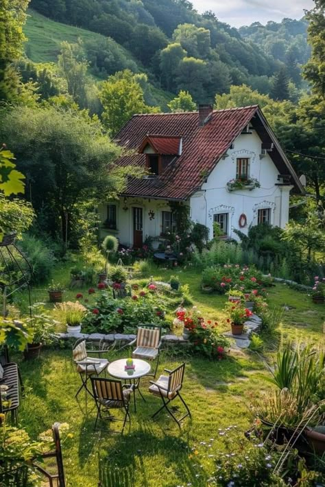 English Cottage Countryside, Farm Aesthetic Country Living House, Cottage In A Field, Cottage In The Countryside, Country Life Aesthetic House, Cottage On A Farm, Cottage Vision Board, Country Side Italy, Cottage Home Vibes