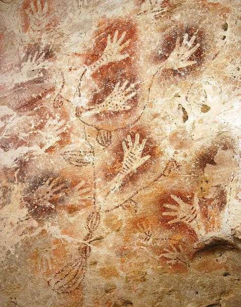 Paleolithic cave painting...Cave of Hands/Argentina...75000 BC Altamira Cave, Chauvet Cave, Prehistoric Cave Paintings, Paleolithic Art, Cave Painting, Cave Drawings, Istoria Artei, Hand Prints, Prehistoric Art