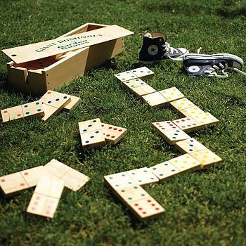 love. giant outdoor dominoes Giant Dominoes, Garden Fun, Garden Games, Outdoor Games For Kids, Children's Garden, Wooden Games, Yard Project, Yard Games, Backyard Games