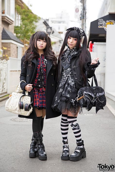 Harajuku Gothic Street Styles, Goth Harajuku Street Styles, Vkei Style, Visual Kei Outfits, Cutesy Clothes, Cry Wolf, H Naoto, Gothic Harajuku, Alt Clothes