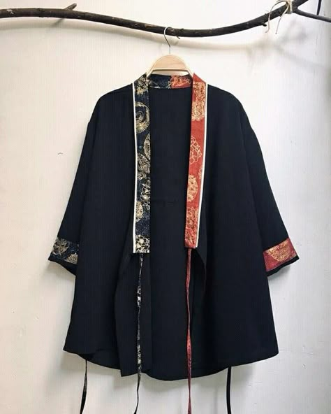 Model Outer, Patchwork Clothes, Oversized Clothes, Blouse Casual Fashion, Kimono Design, Mode Abaya, Fashion Design Clothes, Japan Fashion, Fashion Photoshoot