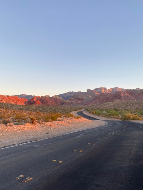 Western Road Trip Aesthetic, America Road Trip Aesthetic, Us Road Trip Aesthetic, Usa Road Trip Aesthetic, American West Aesthetic, American Road Trip Aesthetic, Las Vegas Sunset, America Road Trip, Las Vegas Aesthetic