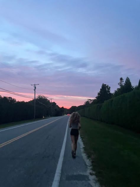 Exercise Aesthetic, Running Inspo, Running Pictures, Running Aesthetic, Running Photos, Summer Running, Fitness Vision Board, 2023 Mood, Runners High