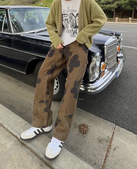 good stüssy 🎱 Earthtone Outfits Men, Stussy Pants, Coach Outfits, Nature Outfits, Masc Fashion, Guys Fits, Classy Streetwear, Adidas Sambas, Workwear Style