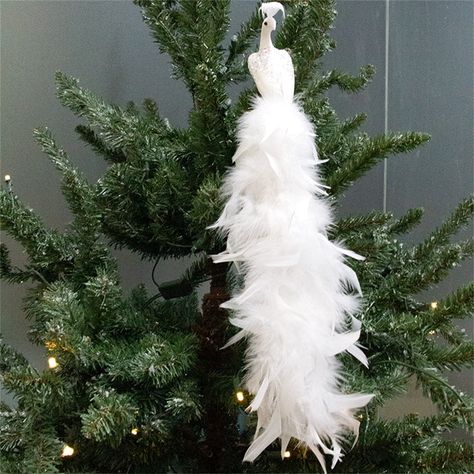 Arrives by Mon, Dec 4 Buy Clearance! YOHOME Artificial Christmas Peacock Birds with Clips, Christmas Tree Peacock Artificial Peacock White Simulation Foam Peacock Bird for Xmas Tree at Walmart.com Peacock Christmas Decorations, Peacock Christmas Tree, Feather Peacock, Peacock Crafts, Peacock Ornaments, Peacock Christmas, Bird Wedding, Peacock Decor, White Peacock