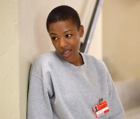 Poussey Washington (Samira Wiley) Orange is the New Black Season 2. People Art Reference Photos, Samira Wiley Poussey, Faces Sketchbook, Oitnb Characters, Theater Character, Be Careful With My Heart, Poussey Washington, Lesbian Culture, Samira Wiley