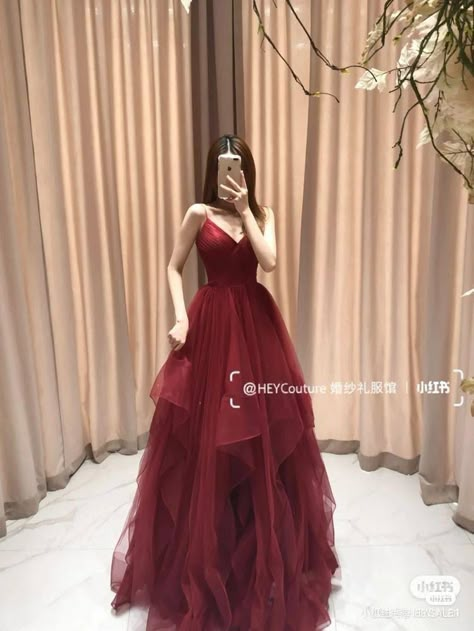 Red Prom Gown Princesses, Red Princess Prom Dress, Dark Red Princess Dress, Dark Red Grad Dresses, Blood Red Prom Dress, Dark Red Dress Prom, Red Prom Dress Aesthetic, Ball Dresses Red, Dark Red Prom Dresses