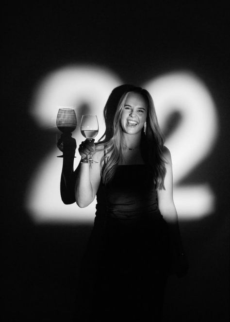 21 St Photoshoot Ideas, Birthday Photoshoot Ideas Black And White, 22 Birthday Picture Ideas, 22 Birthday Photoshoot Picture Ideas, Birthday Pictorial Ideas, Black Birthday Photoshoot Ideas, Flashlight Photoshoot, 22 Birthday Photoshoot Ideas, Dark Birthday Photoshoot