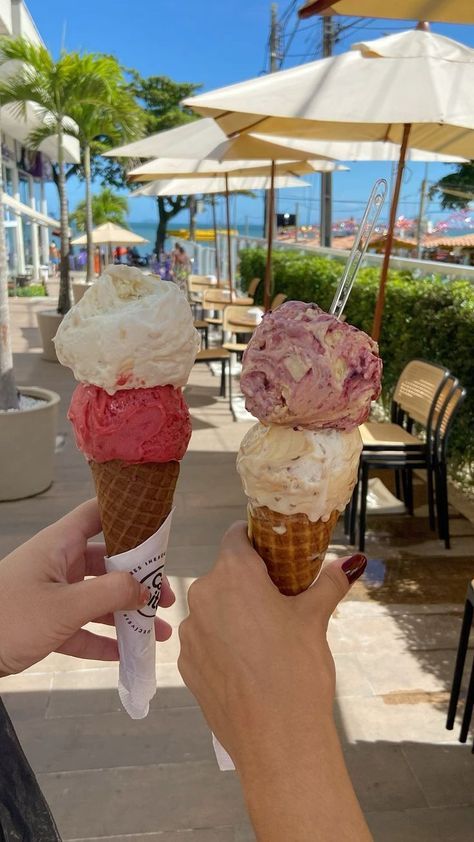 Summer Vibes Ice Cream, Ice Cream Inspo Pics, Ice Cream Pics Aesthetic, Beach Ice Cream Aesthetic, Ice Cream At The Beach Aesthetic, Summer Aesthetic Ice Cream, Ice Cream Beach Aesthetic, Ice Cream With Friends Aesthetic, Summer Goals Aesthetic