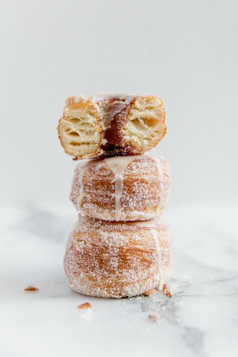 Cronut Recipe, Cronut, Lemon Dessert Recipes, Lemon Glaze, Lemon Desserts, Donut Recipes, Sweets Treats, Deep Fried, Marshmallows