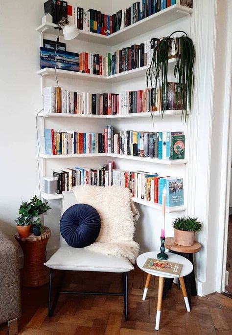 Scandinavian Bookshelves Living Room, Book Nook Ideas Apartments, Reading Corner Bookshelves, Scandinavian Reading Corner, Reading Nook Floating Shelves, Basic Guest Bedroom, Reading Nook Bookshelves, Reading Nook Adults Small Spaces, Small Space Book Nook