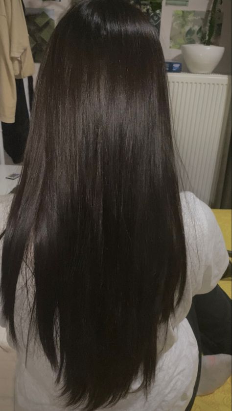 #darkhair #black #hair #dark #long #natural Brown Straight Hair, Long Shiny Hair, Dark Brunette Hair, Brown Hair Inspo, Hair Inspiration Long, Straight Hair Cuts, Long Dark Hair, Haircuts Straight Hair, Hair Inspo Color