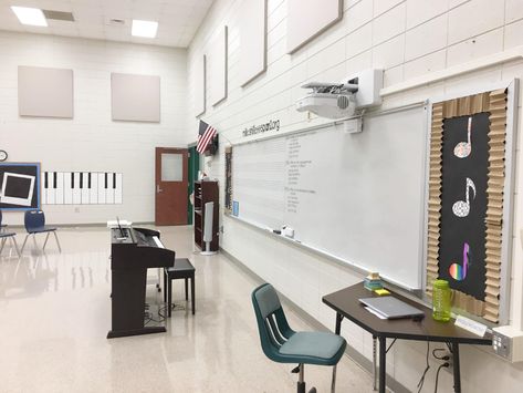 Simple System for Classroom Management | Mysite Choir Classroom Decor, High School Music Classroom, Choir Classroom, Middle School Choir, Choir Room, High School Choir, Music Classroom Decor, High School Music, Middle School Music