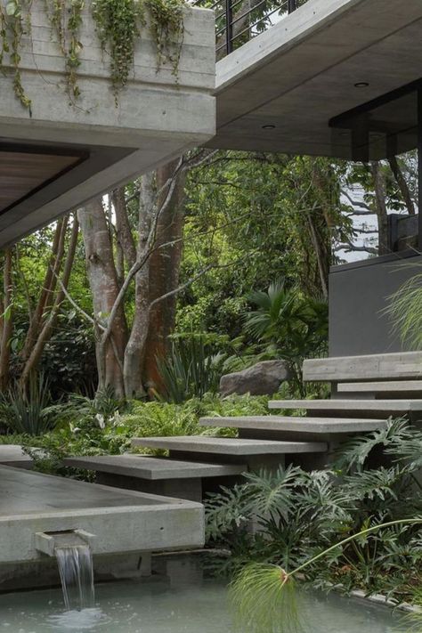 concrete house exterior cement finishing eco-friendly material Tropical Brutalism, Eco Brutalism, Brutalism Interior, Brutalist House, Brutalist Interior, Architecture Today, Jungle House, Brutalism Architecture, Eco Architecture